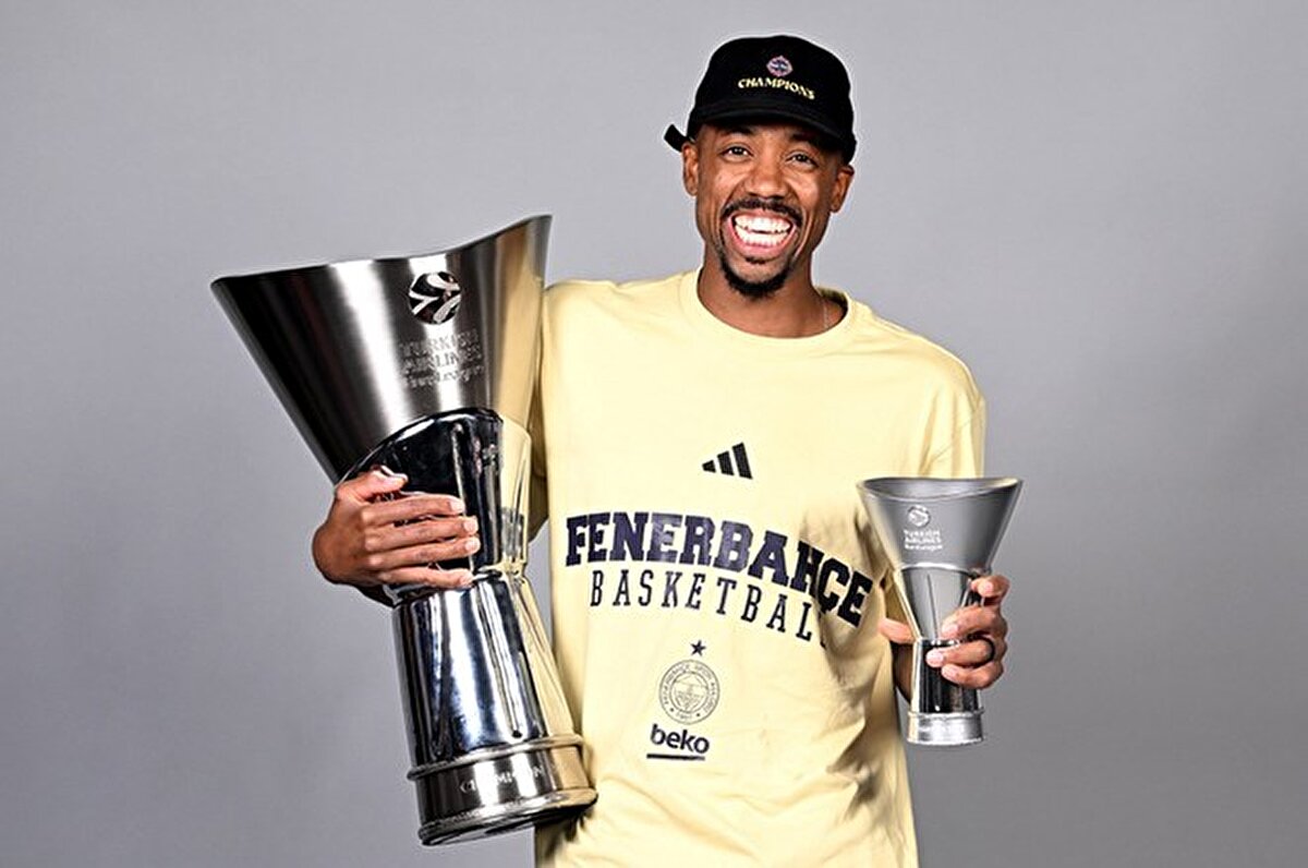 Devre arasında takıma katılan Eric McCollum, "Takım arkadaşlarım ve koçlarım benim en iyi şekilde katkı vermemi sağladılar, onlara teşekkür ediyorum. Bu bir takım işi. Tüm takım arkadaşlarımın, teknik ekibin, sağlık ekibinin, bizi sene boyunca destekleyen taraftarlarımızın emekleriyle bu büyük başarıyı elde ettik." şeklinde konuştu.