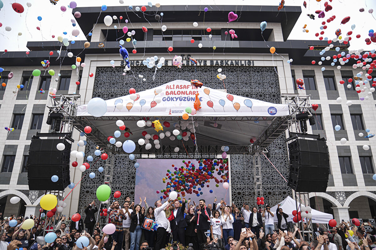 Sancaktepe'de oturan Esra ve Samet Demir'in oğulları Ali Asaf'a 8 aylıkken lösemi teşhisi konuldu.<br><br>İki yıl tedavi gören Ali Asaf'ın zorlu geçen tedavi süreci ve ilik naklinin ardından yeniden sağlığına kavuşmasıyla aile büyük bir mutluluk yaşadı.