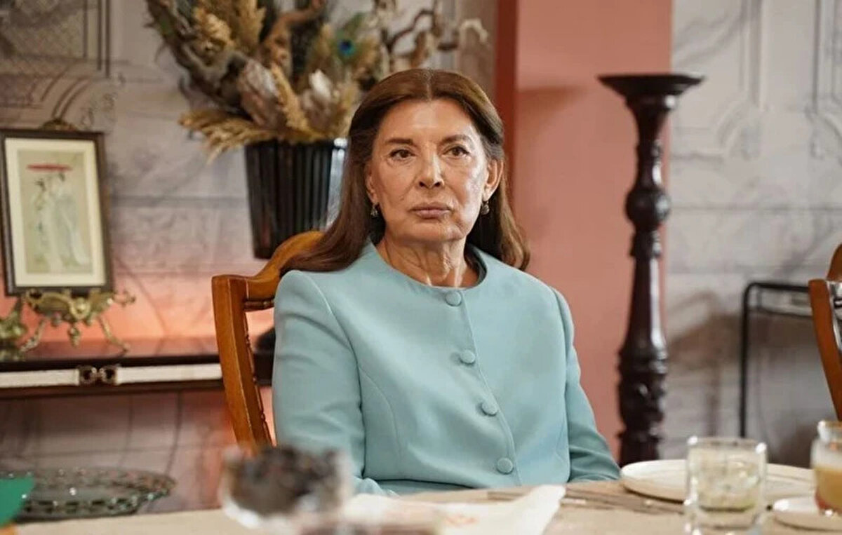 Kazanın şiddetiyle araçlarda ciddi hasar oluşurken, Şerif Sezer’in içinde bulunduğu aracın da kazaya karıştığı öğrenildi.