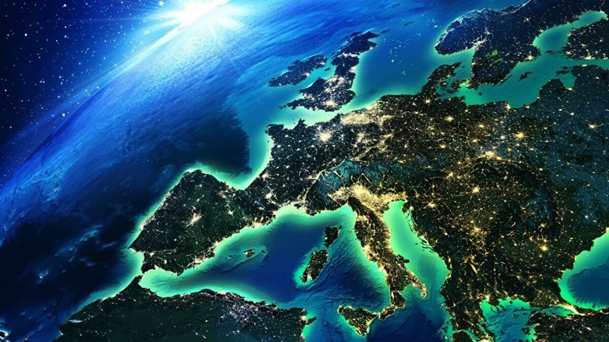 Dünya genelinde 10-24 yaş aralığındaki gençlerin sağlığına dair kapsamlı bir değerlendirme sunan yeni Lancet raporu, geleceğin nesillerini bekleyen sağlık krizlerine karşı acil önlem alınması gerektiğini vurguluyor.