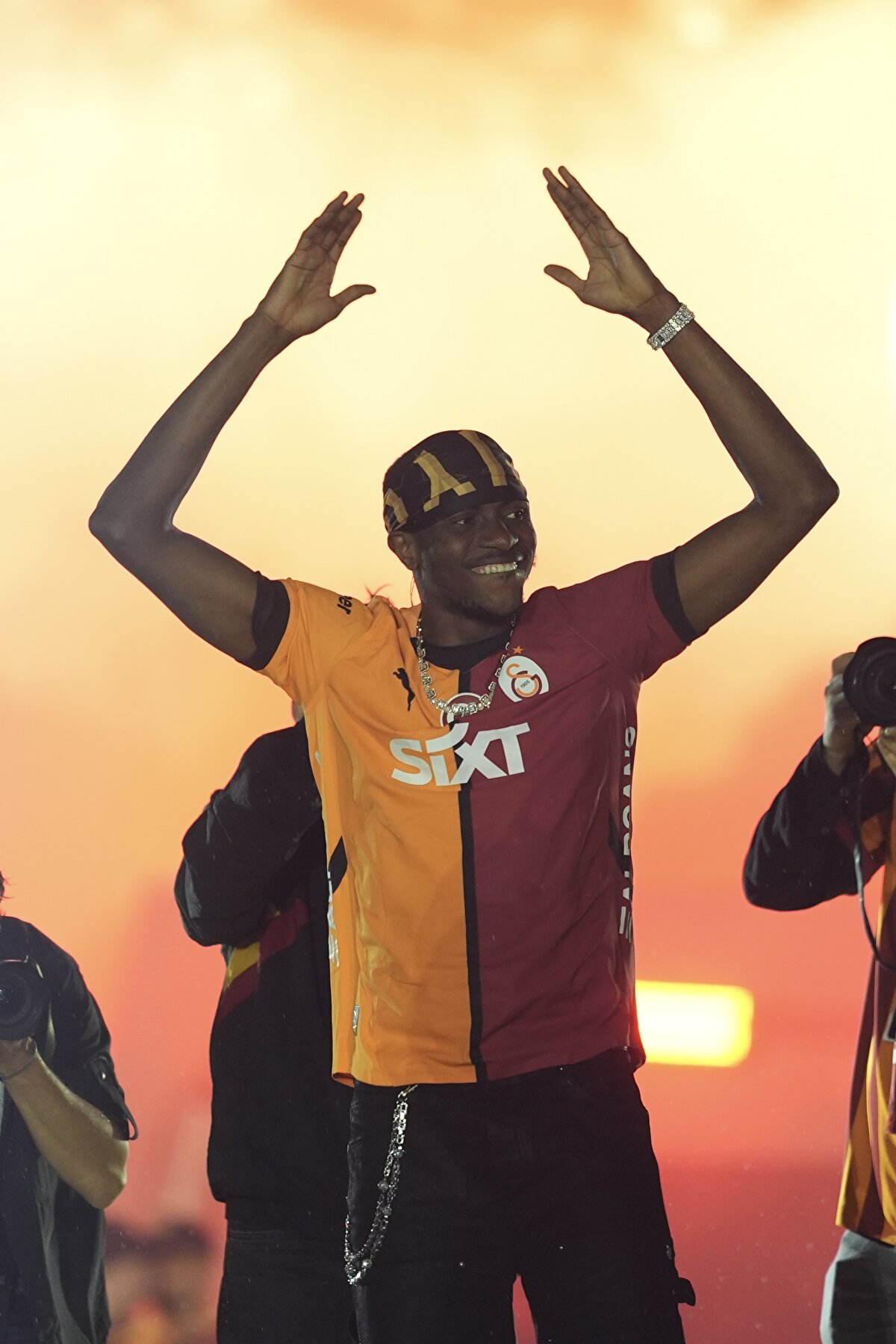 Osimhen - Yarim Yarim