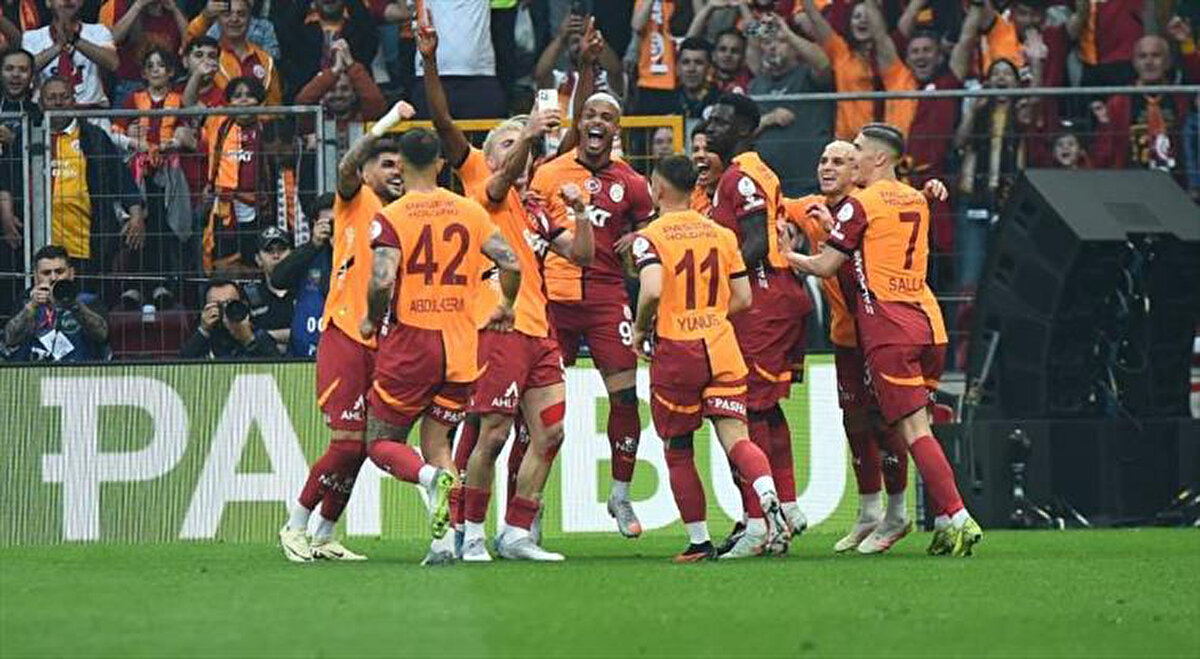 Galatasaray taraftarlarının 2025 yaz transfer döneminde takıma katılmasını istediği ve kulübün de ilgilendiği bazı oyuncular medyada öne çıkmaya başladı.