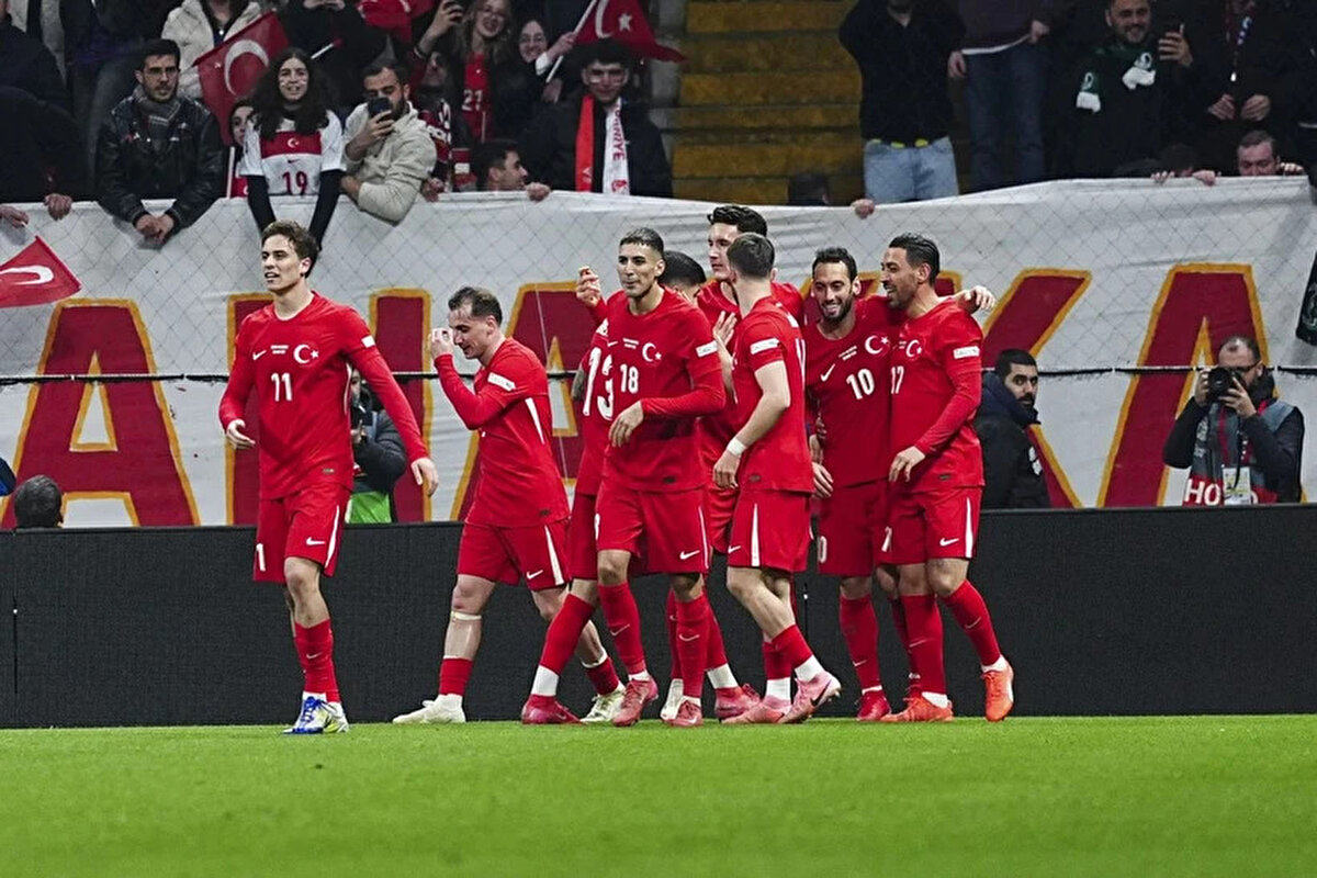 Futbol kariyerlerini Avrupa'da sürdüren milli futbolcular, bu sezon ortaya koydukları performansla takımlarının başarılarına önemli katkı sağladı.