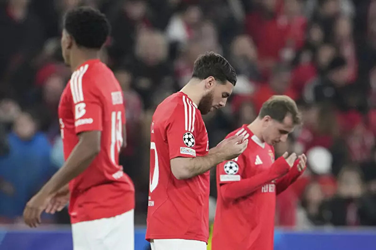 Orkun Kökçü<br><br>Benfica'da forma giyen 24 yaşındaki futbolcu, bu sezon tüm kulvarlarda 51 maçta 12 gol ve 9 asistle oynadı.