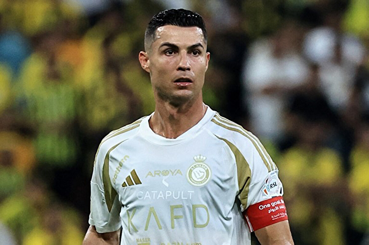 Bu paylaşım, Ronaldo'nun takımdan ayrılacağı ve başka bir kulübe imza atacağı yönünde yorumlanırken henüz resmi bir açıklama yapılmadı.<br>