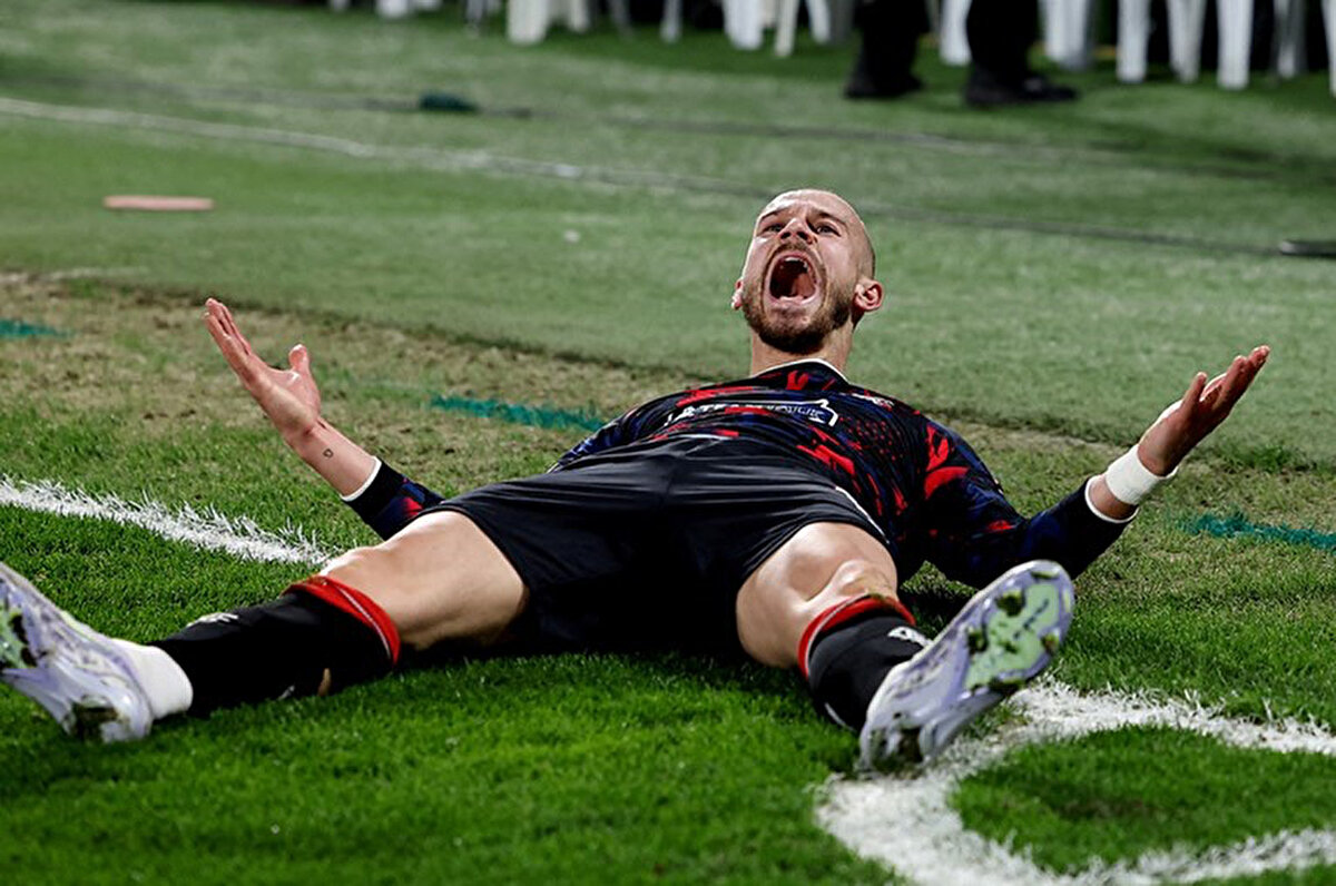 Sözcü'de yer alan habere göre, Trabzonspor, Cerny'nin transferi için Wolfsburg'la masaya oturacak.<br>