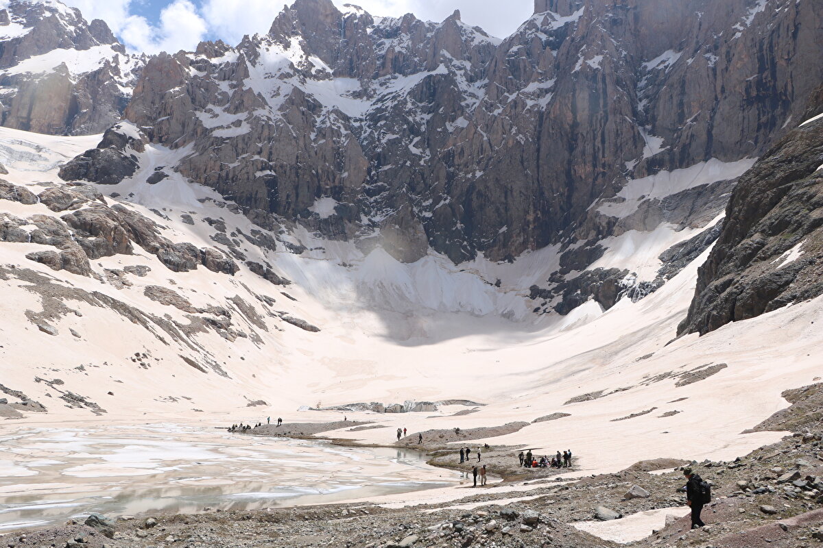 Canan, bölgeyi ziyaret edenlerden özellikle dikkatli olmalarını isteyerek şöyle konuştu: