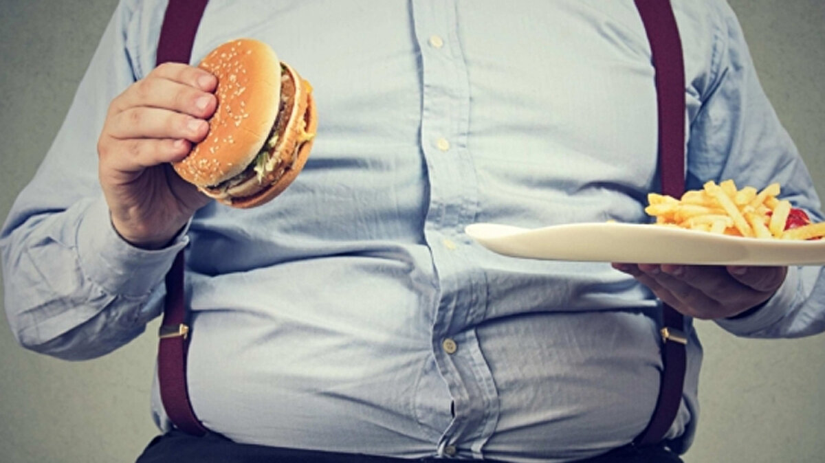 Beslenme: Liften fakir, kırmızı ve işlenmiş etten zengin diyetler.<br><br>Hareketsiz Yaşam: Fiziksel aktivite eksikliği, obezite.