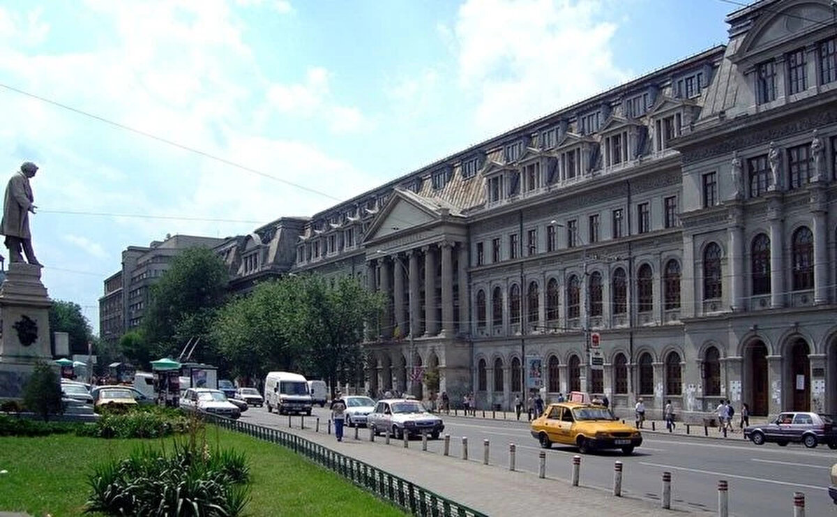 34 - ROMANYA<br>Nüfusun %16,2’si lisans veya daha yüksek dereceye sahip (2,3 milyon kişi)<br>