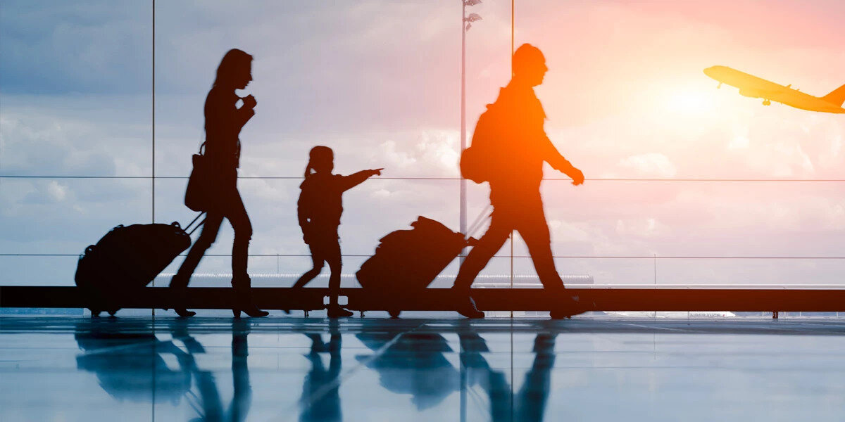 Haiti: Kuzey Amerika’da bulunan Haiti için kapıda 90 gün geçerli vize alabilirsin. Not: Havaalanında 10 ABD Doları karşılığında 90 gün kalma imkanı veren ve turist kartı olarak adlandırılan giriş vizesi alarak ülkeye girebilirsin.(2018)<br><br>Honduras: Kuzey Amerika’da bulunan Honduras, 90 gün için vize muafiyeti uygulamaktadır.<br><br>Hong Kong: Hong Kong, 90 gün vizesiz giriş imkanı vermektedir. Tek şart umuma mahsus pasaportunun 6 ay geçerliliği olması gerekiyor.<br>İran: İran, Türk vatandaşlarına vizesiz olarak 90 günlüğüne seyahat imkanı tanıyor.<br><br>Jamaika: Kuzey Amerika  ülkesi Jamaika’ya umuma mahsus pasaport sahipleri 90 gün için vizesiz giriş yapabiliyor.<br><br>Japonya: Japonya da Türk vatandaşlarına vizesiz olarak 90 günlüğüne seyahat imkanı tanıyan ülkeler arasında yer alıyor.<br><br>KKTC: Kuzey Kıbrıs Türk Cumhuriyeti, Türk vatandaşlarının kimlikle vize almadan seyahat edebildikleri bir diğer ülke. KKTC’ye gitmek için pasaporta ihtiyacın yok.<br><br>Kamboçya: Asya kıtasında bulunan Kamboçya, umuma mahsus pasaport sahiplerine 30 gün için kapıda vize imkanı sağlamaktadır. Not: Türkiye’deki Kamboçya Fahri Konsolosluk’undan veya sınır kapısından vize alınabiliyor.<br><br>Karadağ: Karadağ, 90 günü aşmamak kaydıyla 180 gün içinde 90 gün vizesiz seyahat imkanı sunmaktadır.<br><br>Katar: Katar, umuma mahsus pasaport sahiplerine 30 gün süreliğine vizesiz giriş muafiyeti tanımaktadır.<br><br>Kazakistan: Kazakistan da umuma mahsus pasaport sahiplerine 30 gün süreliğine vizesiz giriş muafiyeti tanıyan ülkeler arasındadır. Almatı uçak biletinizi erkenden ayırarak vizesiz tatilinizi daha da ucuza getirmeyi unutmayın.<br><br>Kenya: Afrika kıtasındaki Kenya’ya  online vize alarak seyahat edebilirsin.<br><br>Kırgızistan: Kırgızistan, Türk vatandaşlarına 1 ay için vize muafiyeti sağlamaktadır. Bişkek uçak bileti alarak Kırgızistan seyahatinizi planlamaya başlayabilirsiniz.<br><br>Kolombiya: Güney Amerika’da bulunan Kolombiya’ya 90 gün için vizesiz seyahat edilebilmektedir.<br><br>Komor Federe İslam Cumhuriyeti: Sınır kapısında vize alarak Komor Federe İslam Cumhuriyeti’ne giriş yapabilirsin.<br><br>Kosova: Kosova, 180 gün içinde 90 günü aşmamak şartıyla vize muafiyeti sağlamaktadır. Başkent Priştine gezisi için uçak biletinizi erkenden alarak daha fazla tasarruf edebilirsiniz.<br><br>Kosta Rika: Bir Orta Amerika ülkesi olan Kosta Rika, umuma mahsus pasaport sahiplerine 180 gün içinde 90 günü aşmamak kaydıyla vize muafiyeti tanımaktadır.