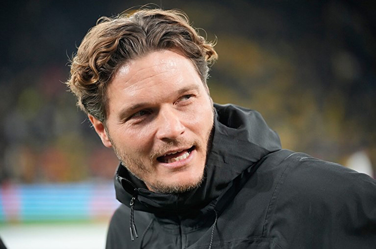 Fenerbahçe henüz tazminat konusuna bir çözüm bulamasa da yeni hoca adaylarını belirledi. Sarı-lacivertlilerin hoca adayları arasında öne çıkan ismin Edin Terzic olduğu aktarıldı.<br>