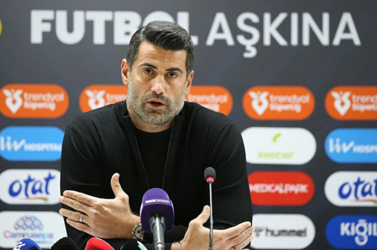 Ne için gideceğim benim için daha önemli. Ben sportif direktörlük, yardımcı antrenörlük yapamam şu saatten sonra. Sportif direktörlüğü hiç düşünmüyorum. Yardımcı antrenörlüğü de yapamam derken, Mourinho ile yapmam."<br>