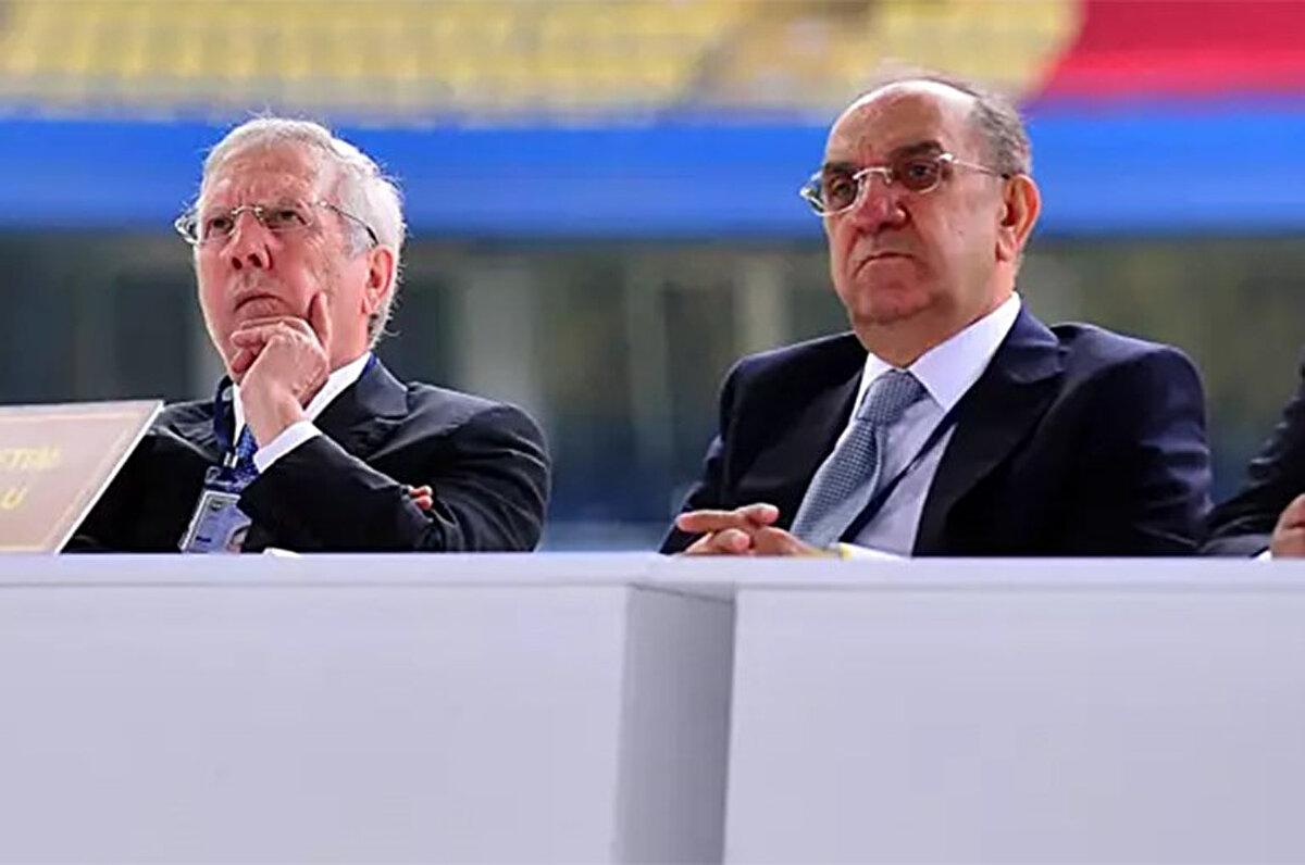 "Camiamız, Aziz Yıldırım’ın ister başkan, ister sade bir üye olarak duruma bu ruhla yaklaşan bir Fenerbahçeli olduğundan hiçbir kuşku duymayacaktır. Elbette ki yönetim kurulumuzun, olağanüstü genel kurul kararını eylül ayına bırakma hakkı vardır ve meşrudur.Ancak, yönetime güvenini yitirmiş kongre üyelerimizin de imza toplamak yoluyla kongreyi göreve çağırmaları aynışekilde bir haktır ve meşrudur."<br>