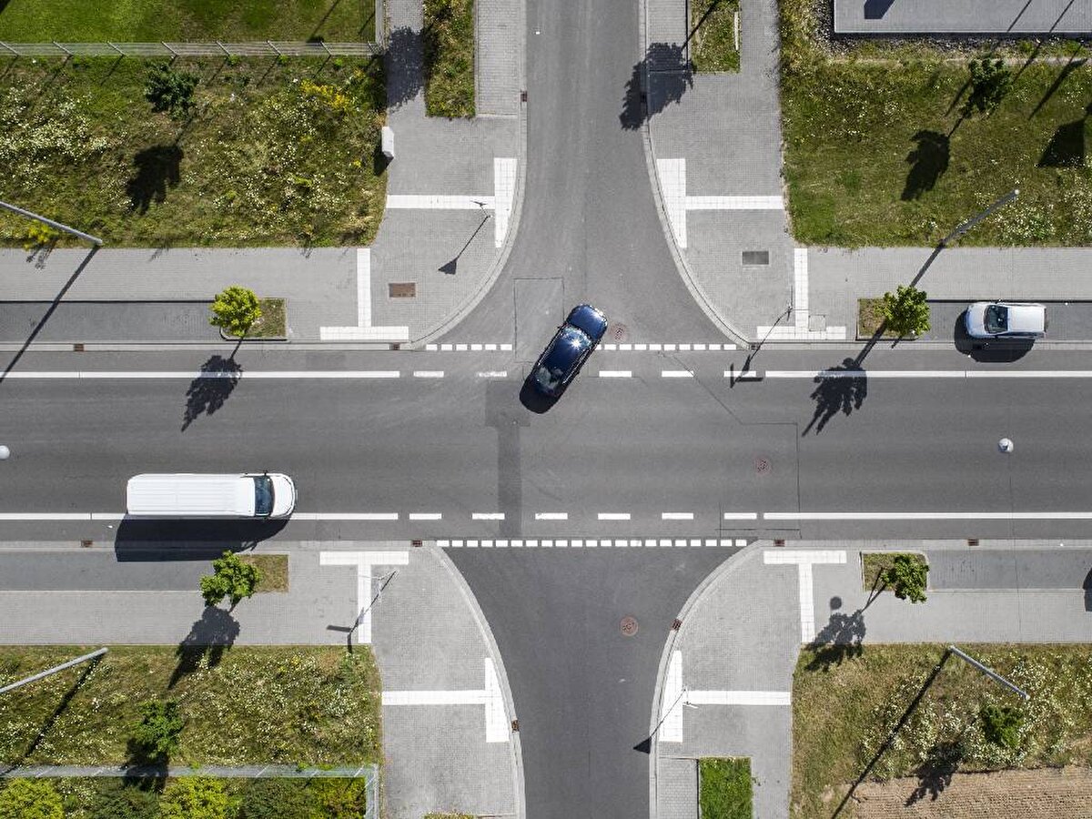 Kavşaklarda Geçiş Hakkı Kurallarına Uymamak<br><br>Yeni ceza: 5.000 TL