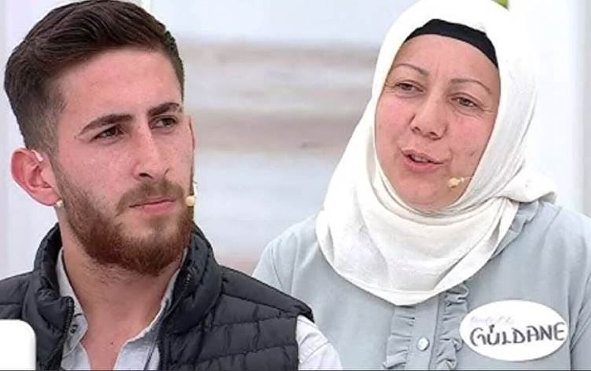 Hırsızlık iddiasına ilişkin bilgisi olmadığını dile getiren D.Ş, sanık Cuma D'den şikayetçi olduğunu, annesinden ise şikayetçi olmadığını belirtti.<br><br>Müşteki T.Ş. ise birlikte kaçan 2 sanığın, evinde bulunan 14 tam altın, 1 bilezik, 19 bin 500 dolar ve 35 bin lirayı çaldığını ileri sürdü.<br><br>Bunların toplam değerinin 1 milyon 226 bin 900 lira olduğunu öne süren T.Ş, zararının giderilmediğini kaydederek, sanıklardan şikayetçi olduğunu söyledi.