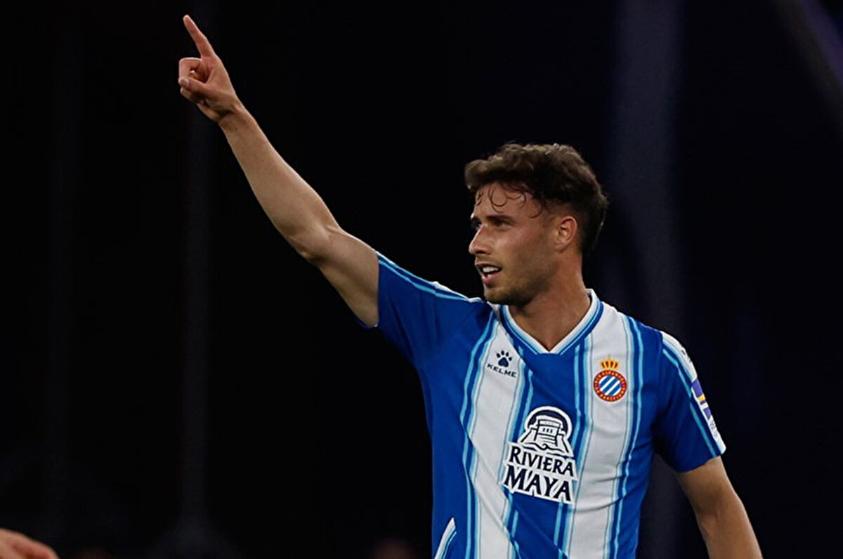 Ek olarak Beşiktaş'ın listesindeki bir diğer ismin Espanyol forması giyen Javi Puado olduğu ve Real Sociedad ile Atletico Madrid'in de 27 yaşındaki futbolcuyla ilgilendiği ifade edildi.<br>