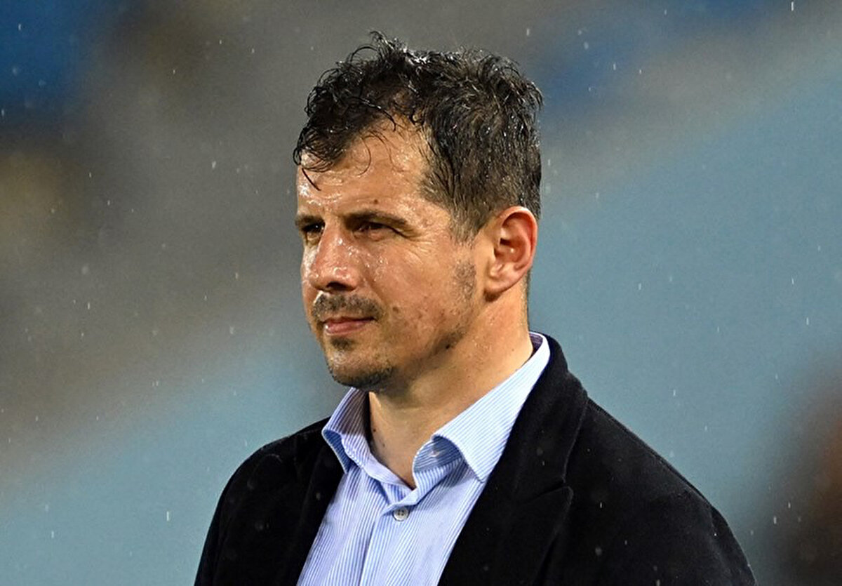 Milano yıllarını anlatırken duygu yüklü ifadeler kullanan Belözoğlu, “Birçok güzel anım var. O takımda çok sayıda büyük oyuncu ve lider vardı. İlk antrenmanlarda Ronaldo ve Zanetti gibi idollerle çalışacağım için çok heyecanlıydım, bu benim için büyük bir şanstı. O yıllarda çok güçlü takımlarla dolu bir Serie A vardı: Juventus, Milan, Roma, Lazio… O zamanlar adeta NBA gibiydi! Sadece bir İtalya Kupası kazandık ama harika insanlarla tanıştım, büyük takımlara karşı oynadım ve inanılmaz bir taraftar desteği yaşadım” dedi.<br>