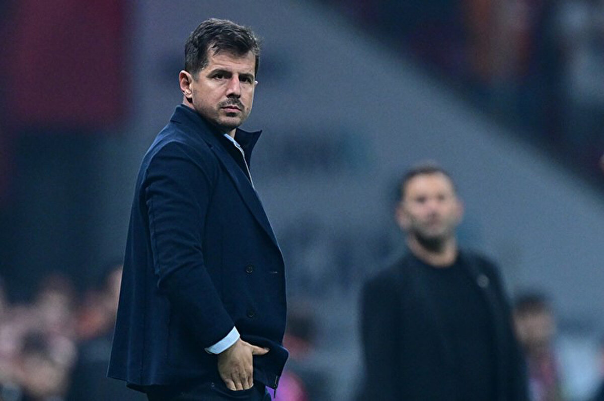 2002 Dünya Kupası’ndaki başarıyı anlatan Belözoğlu, “Muhtemelen gelmiş geçmiş en güçlü Türkiye vardı. Büyük oyuncular, önemli karakterler, liderler, genç yeteneklerle doluydu. Brezilya dışında tüm maçları kazandık ve onlarla da başa baş oynadık. Kariyerimin en iyi anlarından biri. Türkiye’ye döndüğümüzde iki milyon kişi sokaklardaydı” dedi.<br>