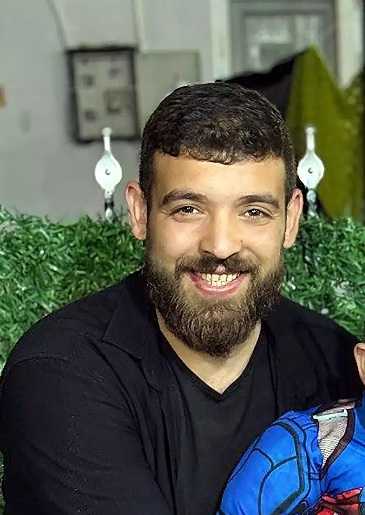 Serbest bırakıldı, sonra tutuklandı<br><br>Tüfeği ateşlediği belirlenen Recep Gölce, gözaltına alındıktan sonra emniyetteki ifadesinin ardından serbest bırakıldı. Gölce, ailenin şikayeti sonrası yeniden gözaltına alınıp, bu kez sevk edildiği adliyede çıkarıldığı Sulh Ceza Hakimliği tarafından tutukladı.