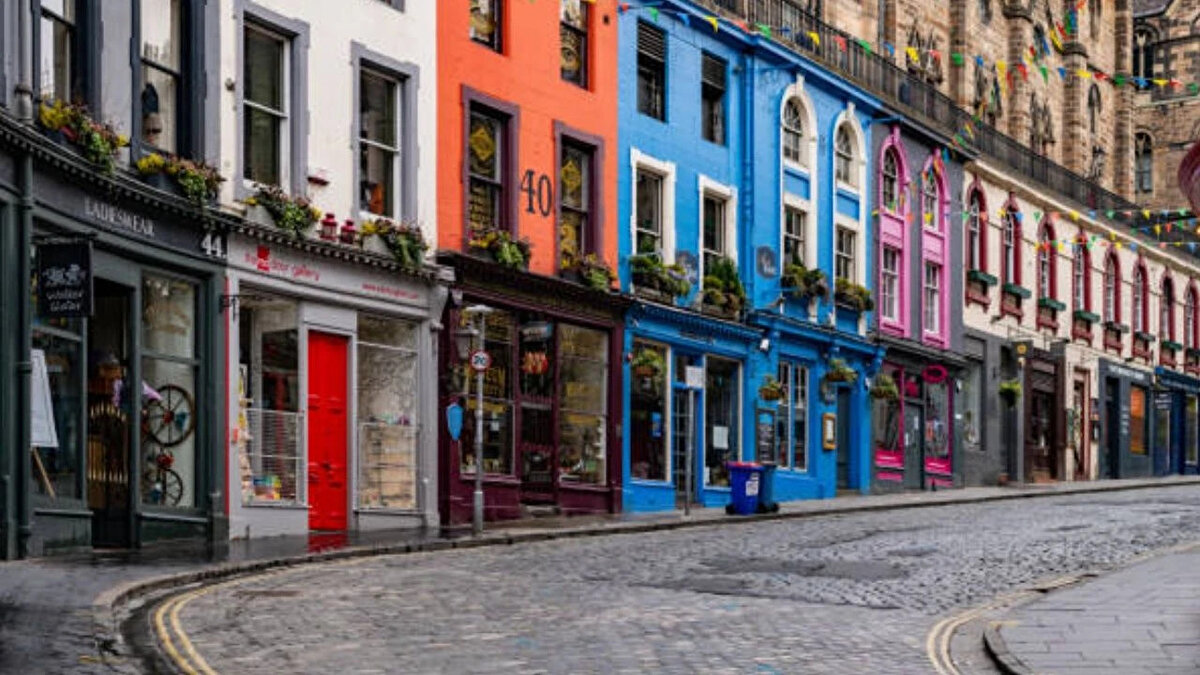 16. Edinburgh, İskoçya