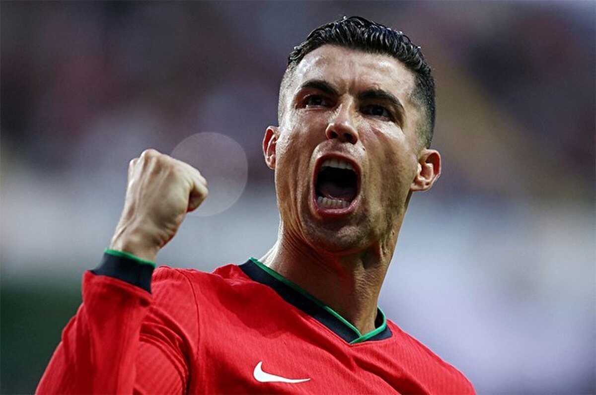 Sosyal medya hesabından veda gibi paylaşım yapan Cristiano Ronaldo'nun geleceği sonunda netleşti.<br><br>