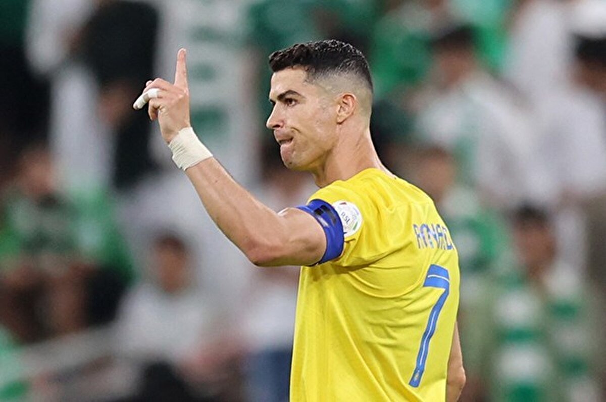 Footmercato'nun aktardığı habere göre Cristiano Ronaldo, Al-Nassr ile yeni sözleşme konusunda anlaşma sağladı.