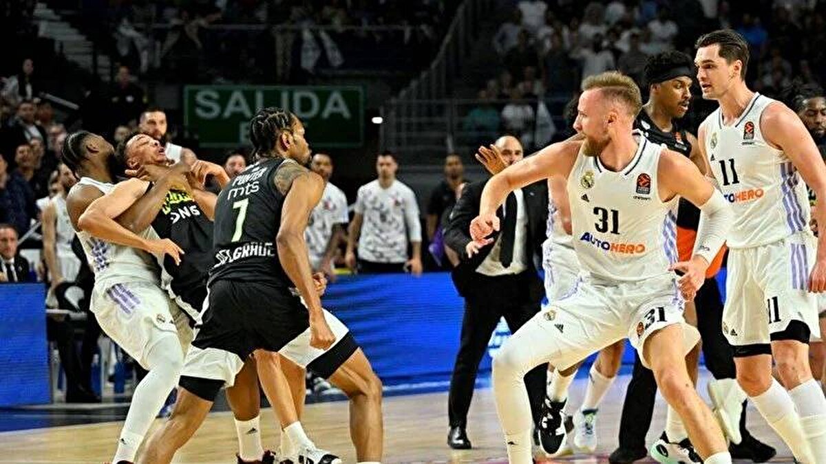 Real Madrid - 45 Milyon Euro