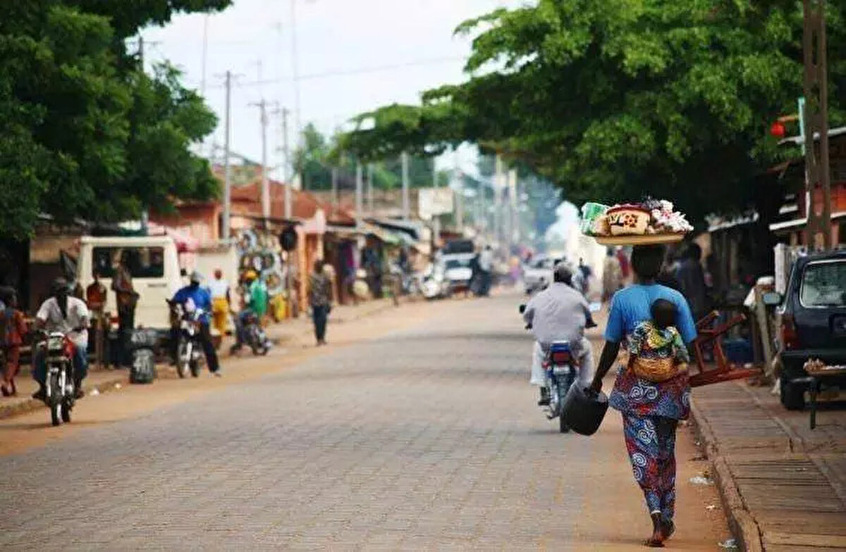 27)  BENIN  |  727 MİLYON DOLAR<br><br> <br><br>Batı Afrika'da bir ülke