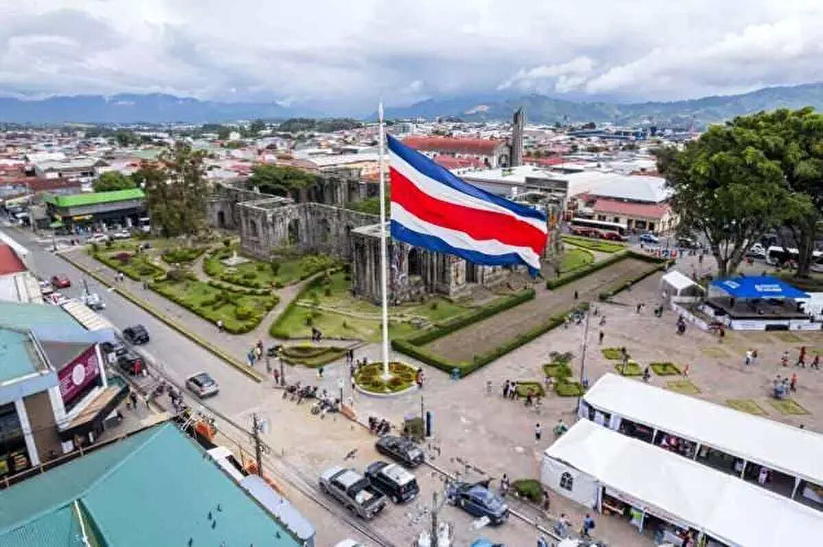 11)  KOSTA RİKA  |  1,93 MİLYAR DOLAR