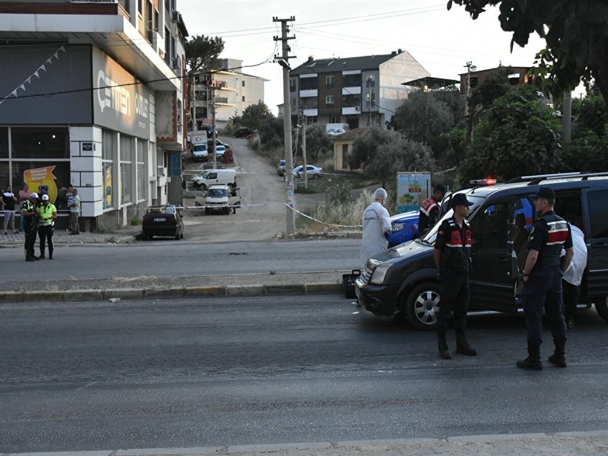 Olay, dün saat 16.30 sıralarında Ayrancılar Mahallesi'nde meydana geldi. Seyir halindeki Adnan Özdemir idaresindeki otomobile bir kişi pompalı tüfekle ateş açtı. Saldırgan, suç aleti ile birlikte kaçarken, çevredekiler durumu sağlık ve jandarma ekiplerine bildirdi. 
