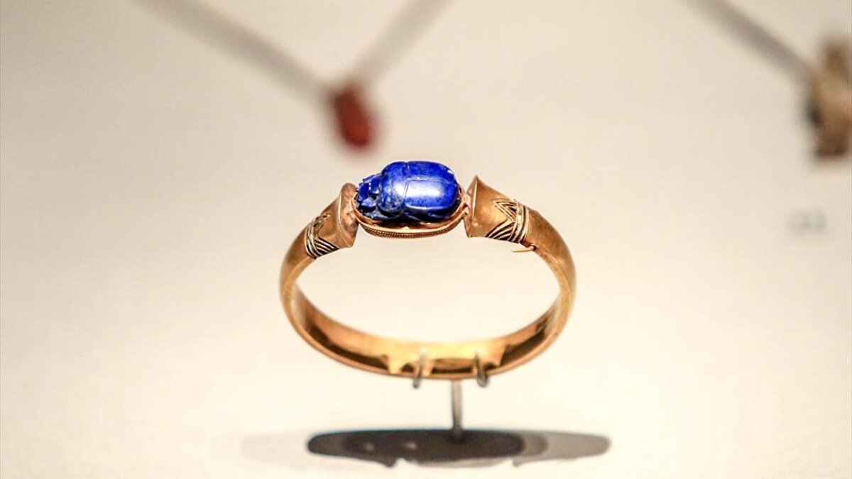 Eserler başkent Kahire’deki Tahrir Meydanı’nda bulunan Mısır Müzesi’nde sergilendi.