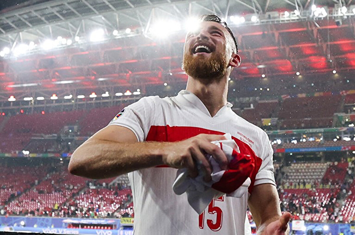 Salih'in de Beşiktaş'ta oynamaya sıcak baktığı, 27 yaşındaki futbolcuyu eski takımı Köln'ün de istediği ileri sürüldü.<br>