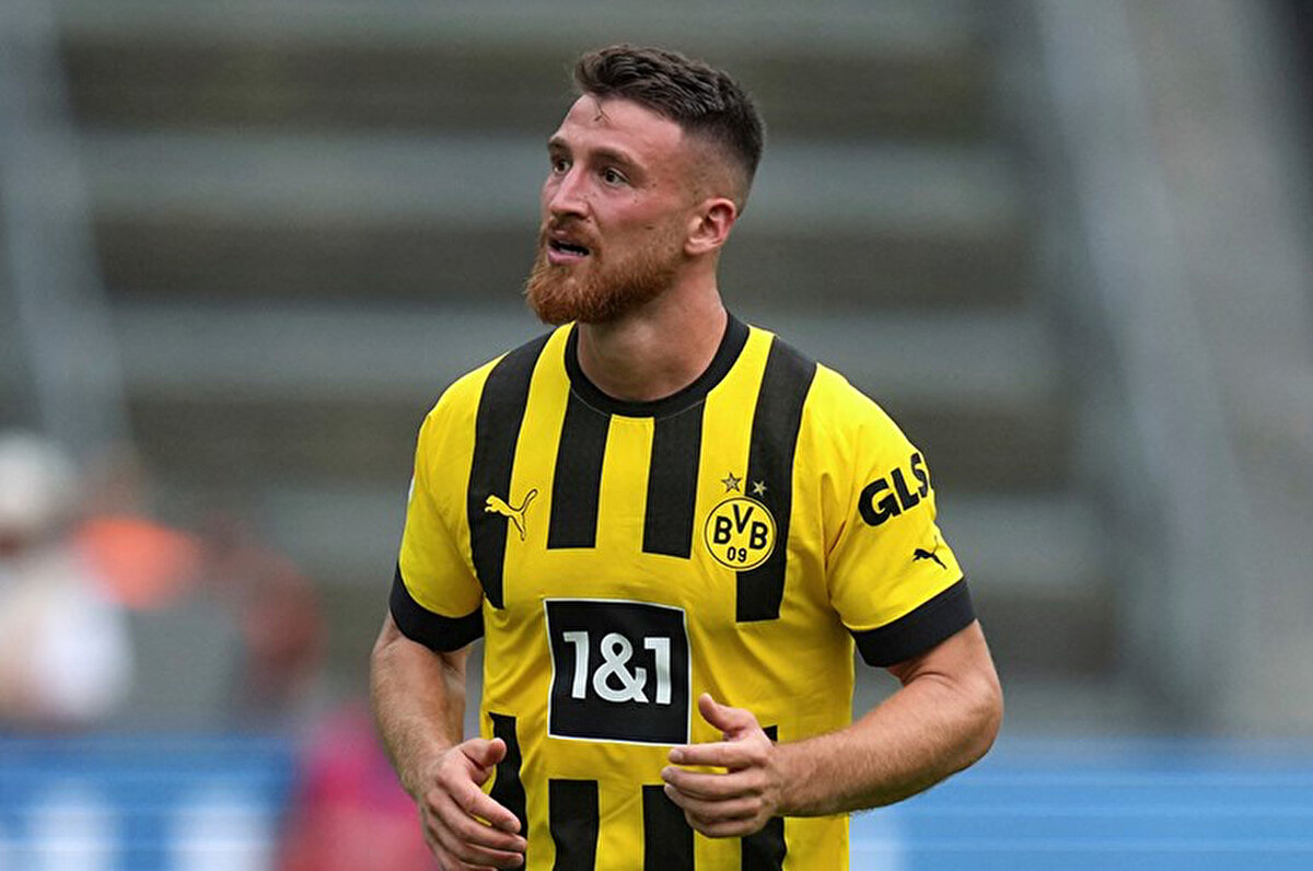 Sabah Gazetesi'nde yer alan habere göre; ilk olarak Borussia Dortmund'un orta saha oyuncusu Salih Özcan'ı gündemine alan siyah beyazlılar, geçen yıl da talip olduğu oyuncu için bu kez daha somut adımlar atıyor.<br>
