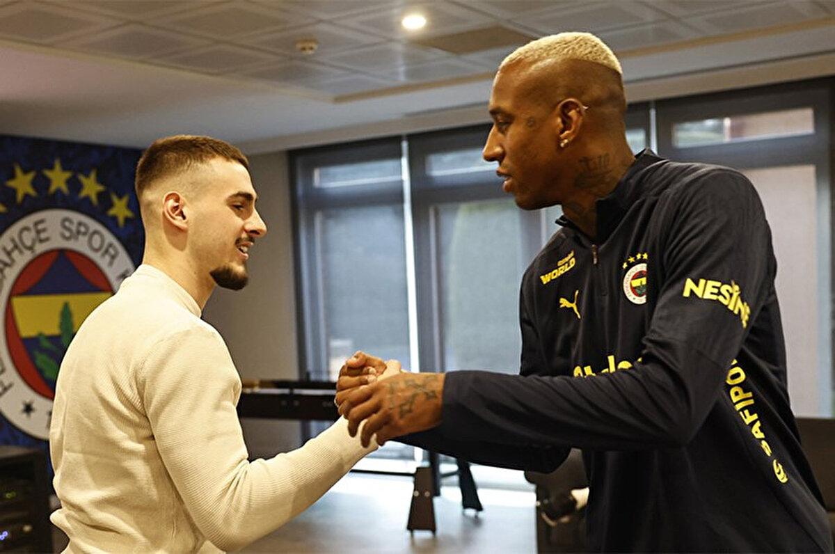 Piyasa değeri 4 milyon euro olarak gösterilen Mimovic'in Fenerbahçe ile 2029'a kadar sözleşmesi bulunuyor.<br>