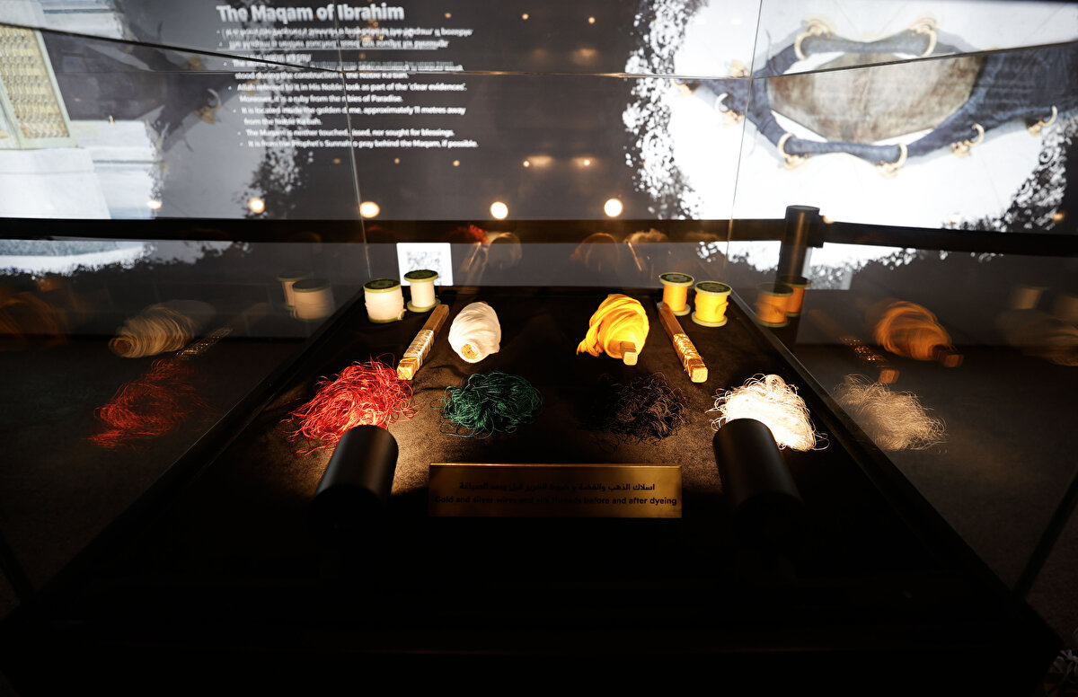 Günlerdir hac ibadeti için Mekke'de bulunan yüz binlerce hacı adayına, Kurban Bayramı'nın yaklaşmasıyla Medine'den ve Avrupa'dan gelenlerin de eklenmesiyle Mescid-i Harâm'da her vakit yoğunluk yaşanıyor. 