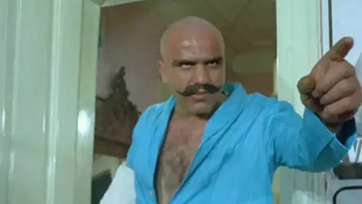 Yadigar Ejder – Sivas<br><br>1951’de Sivas’ta doğan Yadigar Ejder’in asıl adı Adnan Ayberk’tir. 200'den fazla filmde figüran ve yardımcı rollerde yer aldı.