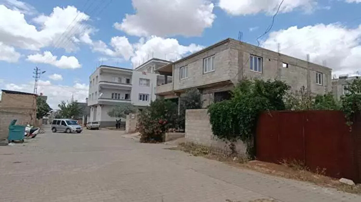 BOĞULARAK ÖLDÜĞÜ TESPİT EDİLDİ <br><br>Gelen ekiplerin ilk incelemesinde kadının boğularak öldürüldüğü tespit edildi.