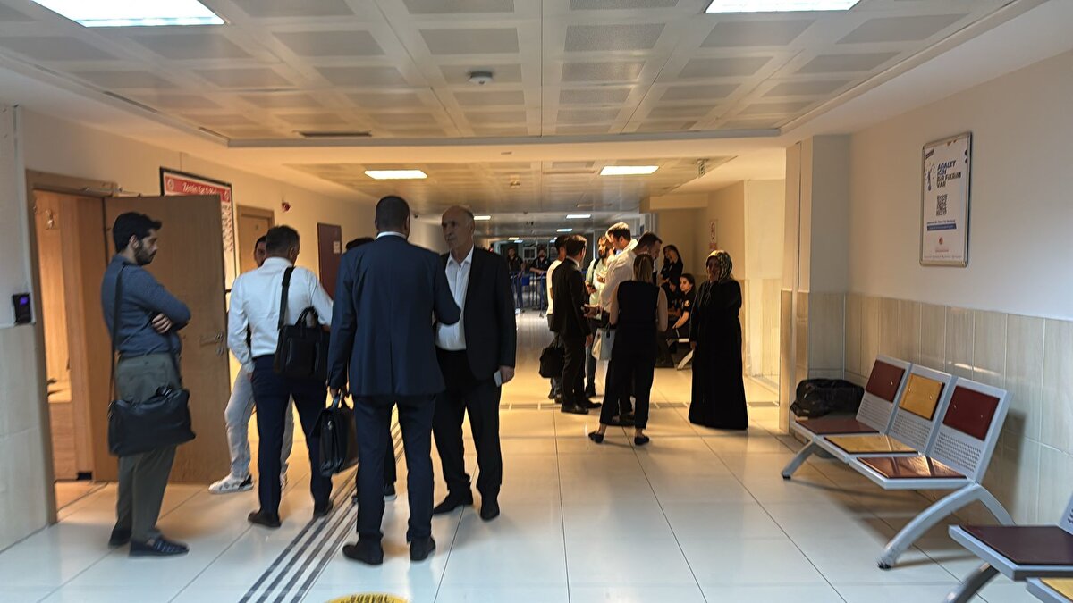 Duruşmada, Aile ve Sosyal Hizmetler Bakanlığı ile UCİM avukatları da beyanda bulundu.<br><br>Son sözleri sorulan 6'sı tutuklu 12 sanık ile suça sürüklenen 3 çocuk, suçsuz olduklarını iddia ederek, tahliye ve beraat talebinde bulundu.