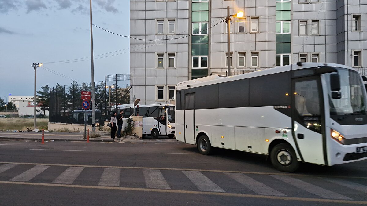Tutuklu sanıklar Birsen, Fuat ve Maşallah Güran, Salim Güran'ın işçisi Mehmet Selim Atasoy, Mehmet Şevket Kaya ve Muhammed Kaya ile tutuksuz sanıklar Şeyma Kaya, Hediye Güran, İbrahim Halil Güran, Barış Güran, Kurtuluş Güran ve Ömer Faruk Güran ile suça sürüklenen çocuklar R.A. (16), M.G. (16) ve İ.K. (17) hakkında "suçluyu kayırma" suçundan 6 aydan 5'er yıla kadar hapis cezası istemiyle açılan dava, Diyarbakır 17. Asliye Ceza Mahkemesinde görüldü.