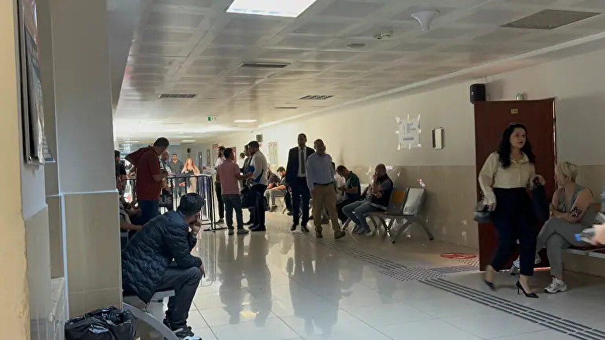 Mahkeme, suça sürüklenen çocuklar R.A'ya (16) 1 yıl 3 ay, M.G (16) ve İ.K'ye (17) ise 1 yıl 8 ay hapis cezası vererek, hükmün açıklanmasının geri bırakılmasını kararlaştırdı.<br><br>Suça sürüklenen 3 çocuğun, Çocuk Koruma Kanununun 23. maddesi gereğince 3 yıl süre ile denetime tabi tutulmasına karar verildi.<br><br>Mahkeme, sanıklar Kurtuluş Güran, Ömer Faruk Güran ve suça sürüklenen çocuk M.G. hakkında uygulanan adli kontrol tedbirlerinin sonlandırılmasına hükmetti.<br><br>Mahkeme, verilen kararlara ilişkin itiraz yolunun açık olduğuna hükmetti.