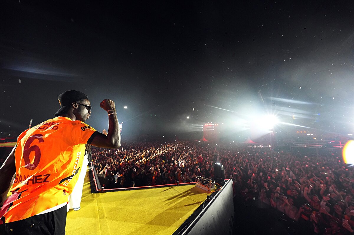 Davinson Sanchez<br><br>Jefe