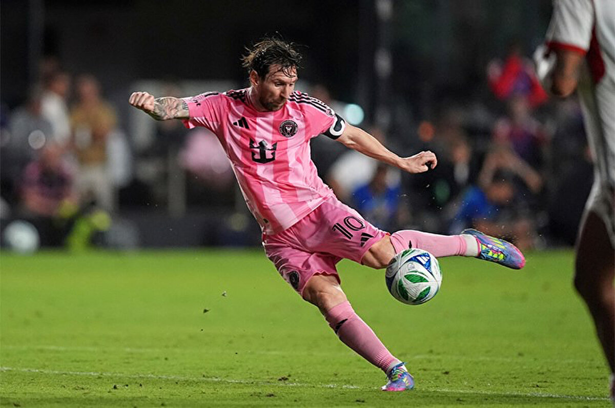 2023'te PSG'den transfer olduğu Inter Miami'de kariyerini sürdüren Lionel Messi, ABD'ye veda edebilir.<br>