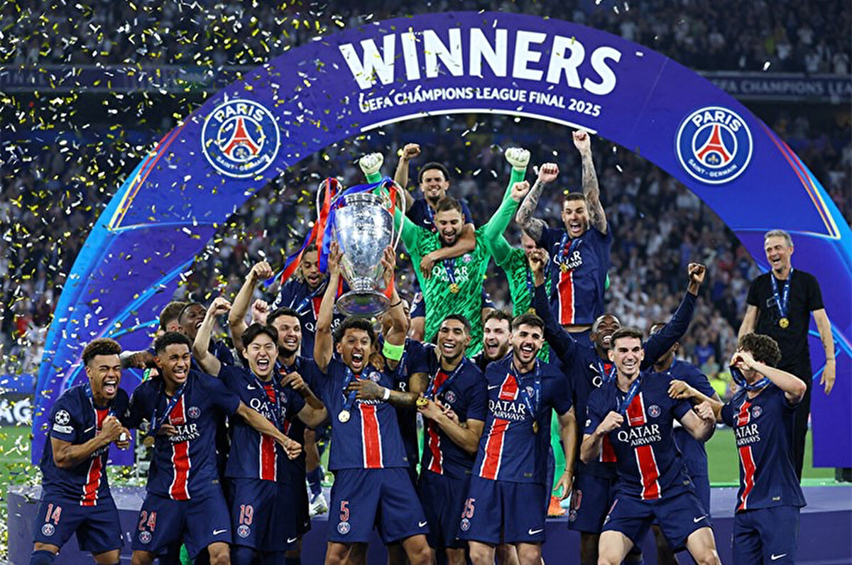 PSG'nin dün akşam Şampiyonlar Ligi finalinde Inter'i 5-0 gibi tarihi bir skorla devirip kupaya uzanmasının ardından Kupa 1'de gelecek sezon şimdiden merak konusu oldu.<br>https://www.google.com/url?sa=i&url=https%3A%2F%2Fwww.trthaber.com%2Fhaber%2Fspor%2Fuefa-sampiyonlar-liginde-ceyrek-finalistler-belli-oldu-753430.html&psig=AOvVaw2JChWp0zl19Sfs0z_6GZBu&ust=1748872989262000&source=images&cd=vfe&opi=89978449&ved=0CBQQjRxqFwoTCNjF2dux0I0DFQAAAAAdAAAAABAR