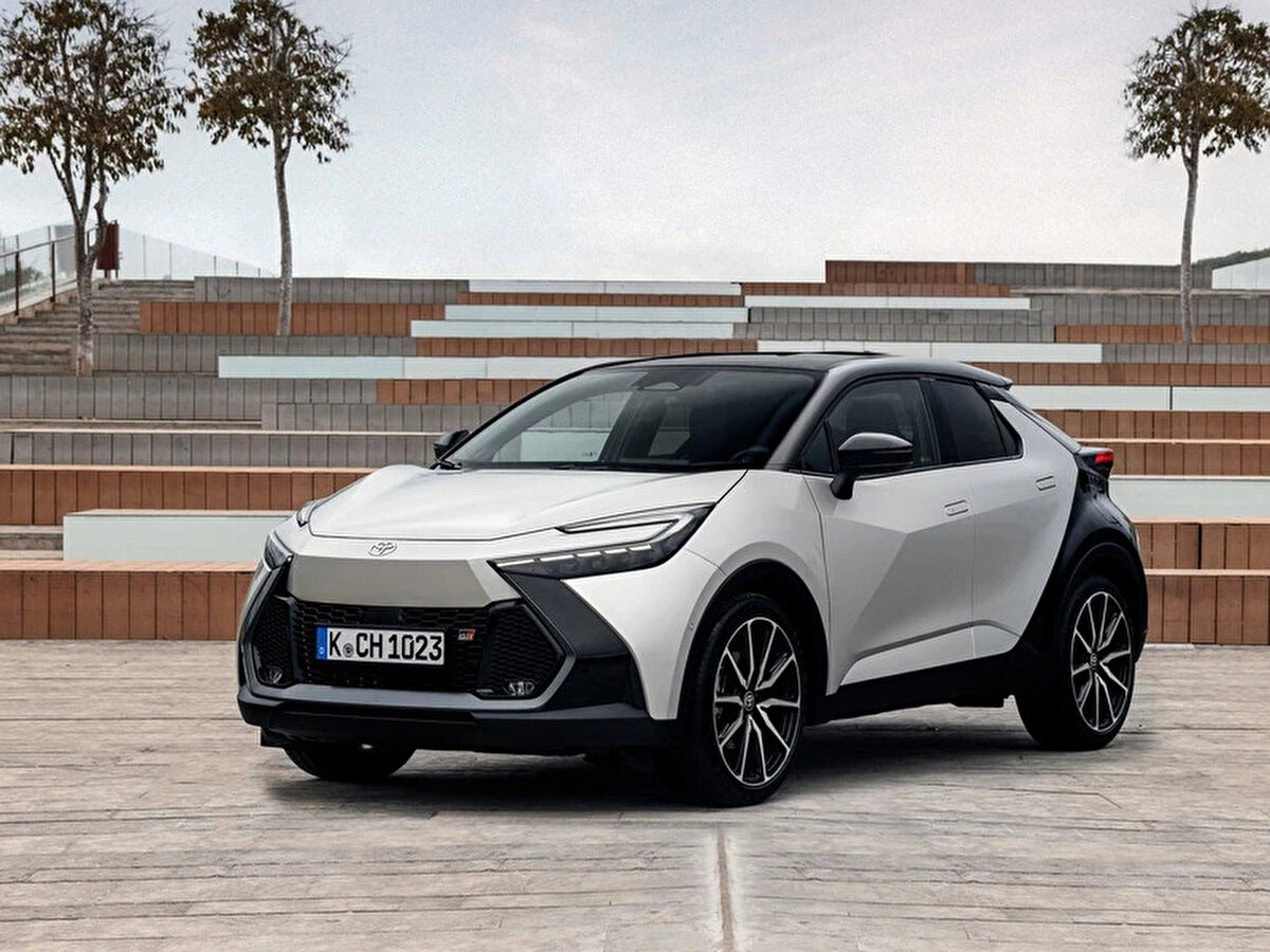 Toyota C-HR Hybrid<br><br>1.8 Hybrid Passion e-CVT 2.302.500 TL 2.235.500 TL