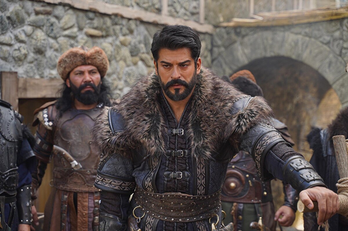 Kuruluş Osman’ın yeni sezon hazırlıkları öncesinde yapılacak görüşmeler, hikâyenin yönünü ve karakter kadrosunu doğrudan şekillendirecek.