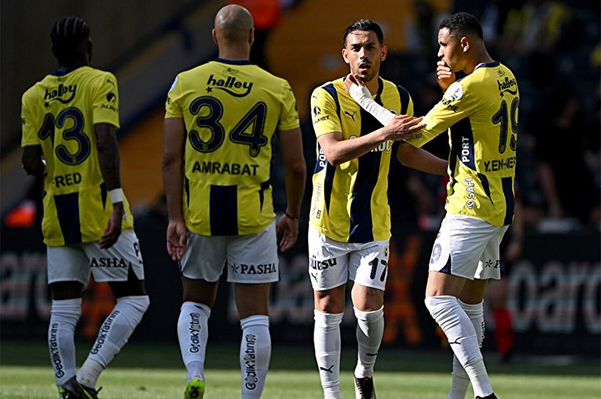 Trendyol Süper Lig'de sezonu Konyaspor galibiyetiyle tamamlayan Fenerbahçe'de yeni sezon transfer çalışmaları başladı. <br>https://www.google.com/url?sa=i&url=https%3A%2F%2Fartigercek.com%2Fspor%2Ffenerbahcenin-yildizsiz-logo-kullanimi-talebine-tffden-yanit-geldi-173830h&psig=AOvVaw1s1rBbuSogiV4mtifcvqxT&ust=1748946984738000&source=images&cd=vfe&opi=89978449&ved=0CBQQjRxqFwoTCKDq3K_F0o0DFQAAAAAdAAAAABAK