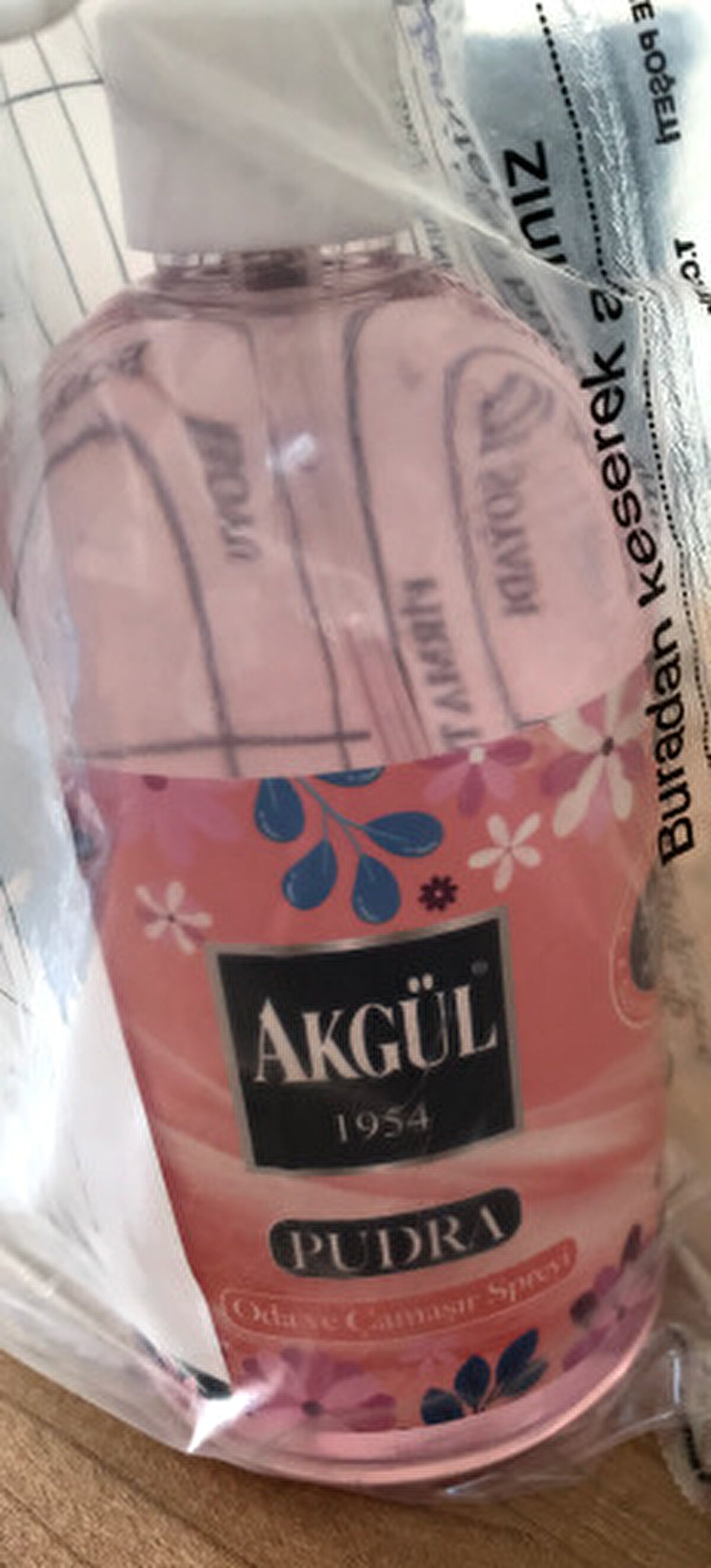 Ticaret Bakanlığı, özellikle çocuklara yönelik ürünlerde ambalaj, etiket bilgileri ve fiziksel güvenlik unsurlarının dikkatle kontrol edilmesi gerektiğini vurguladı.