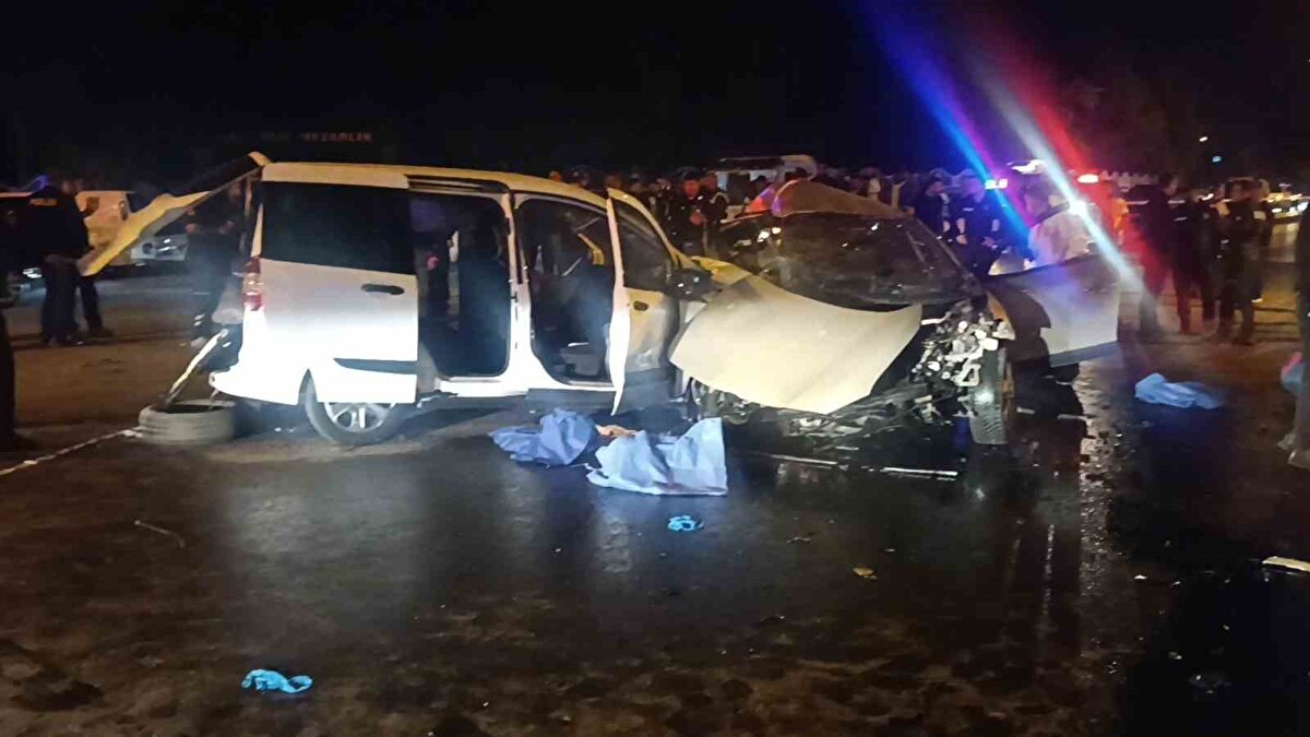  Yaralılardan 2 çocuk daha yapılan tüm müdahalelere rağmen kurtarılamadı. Hayatını kaybedenlerin cenazeleri, Gaziantep Adli Tıp Kurumu’na kaldırıldı.