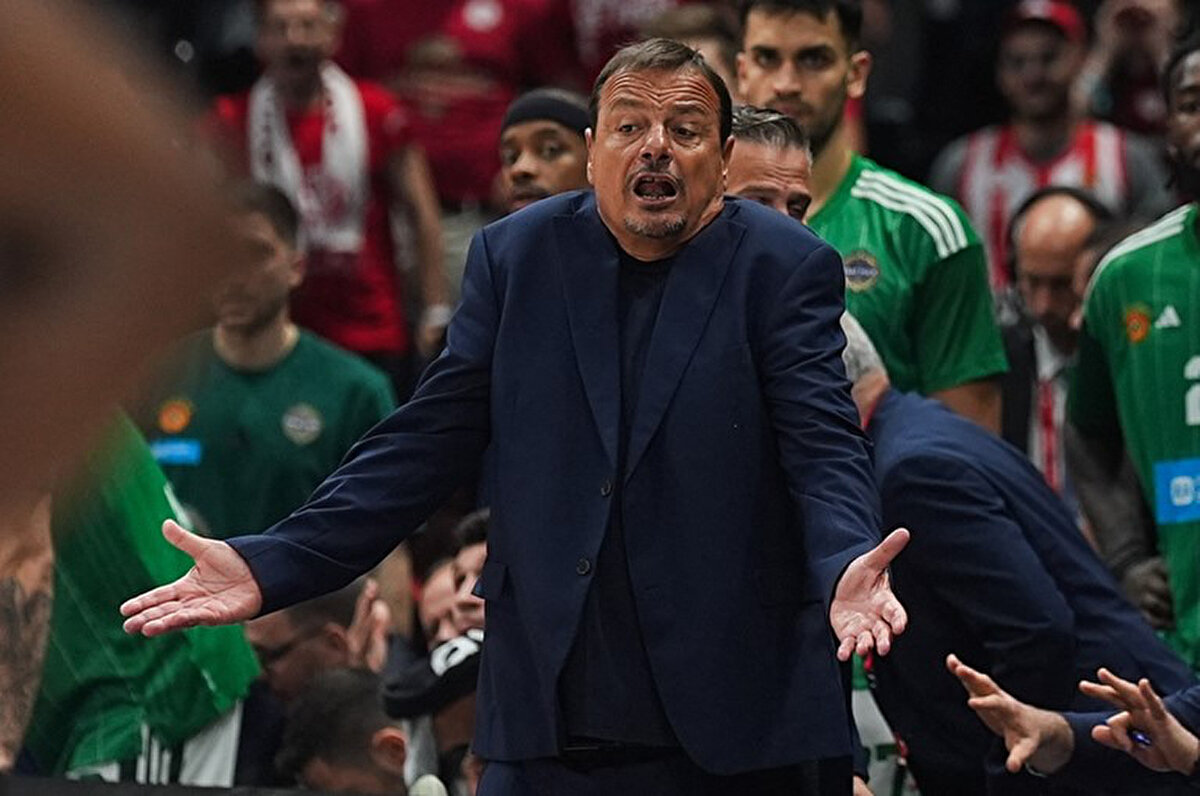 Karşılaşmanın ardından öfke dolu açıklamalarda bulunan Ataman, "Sirk! Burada spor yapılmıyor! Kimse Türkiye'ye küfür edemez. Kimse benim ülkeme küfredemez. Bana diyebilirler, Panathinaikos’a diyebilirler ama kimse Türkiye’ye diyemez. İkinci teknik faulü bu yüzden aldım." ifadelerini kullandı. <br>