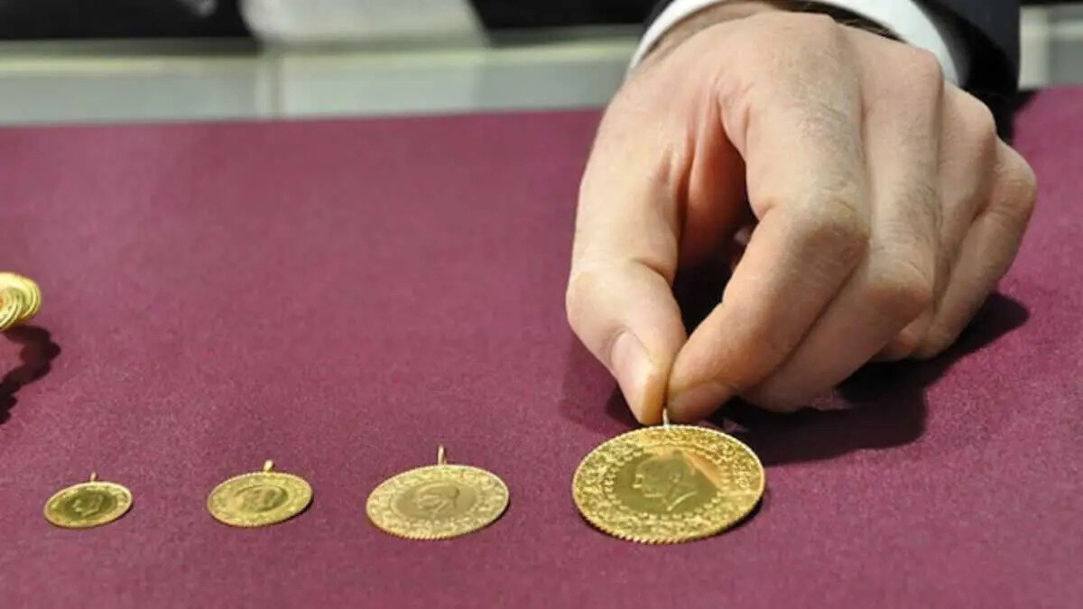 Cumhuriyet altını<br><br>Alış: 27.372<br>Satış: 27.613